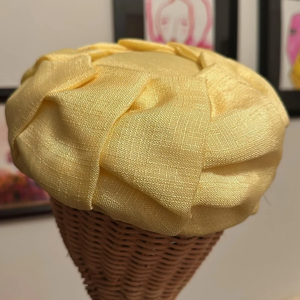 💛💛💛Vintage union made hat, perfect handmade excellent condition yellow